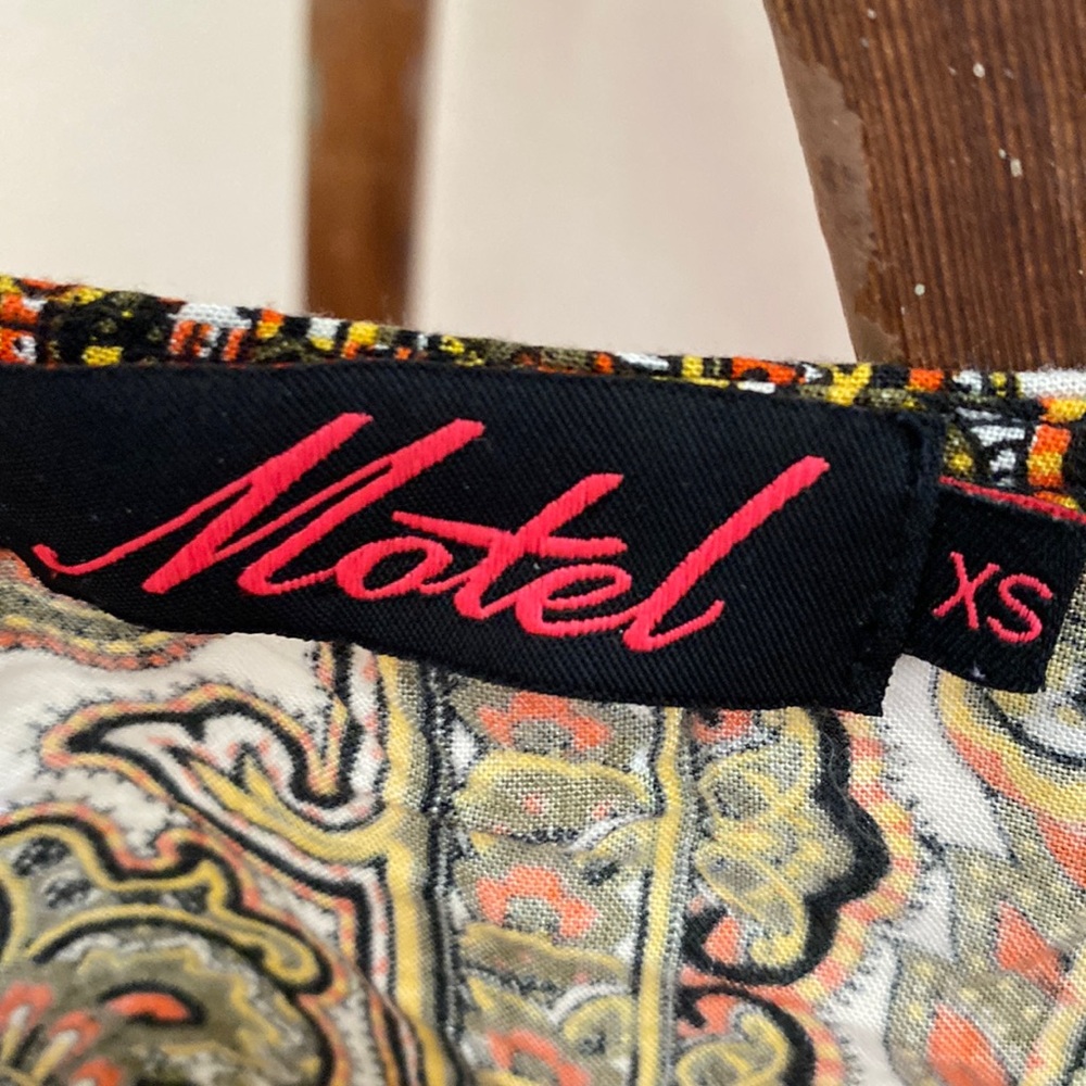 Motel Rocks shirt. Crop.